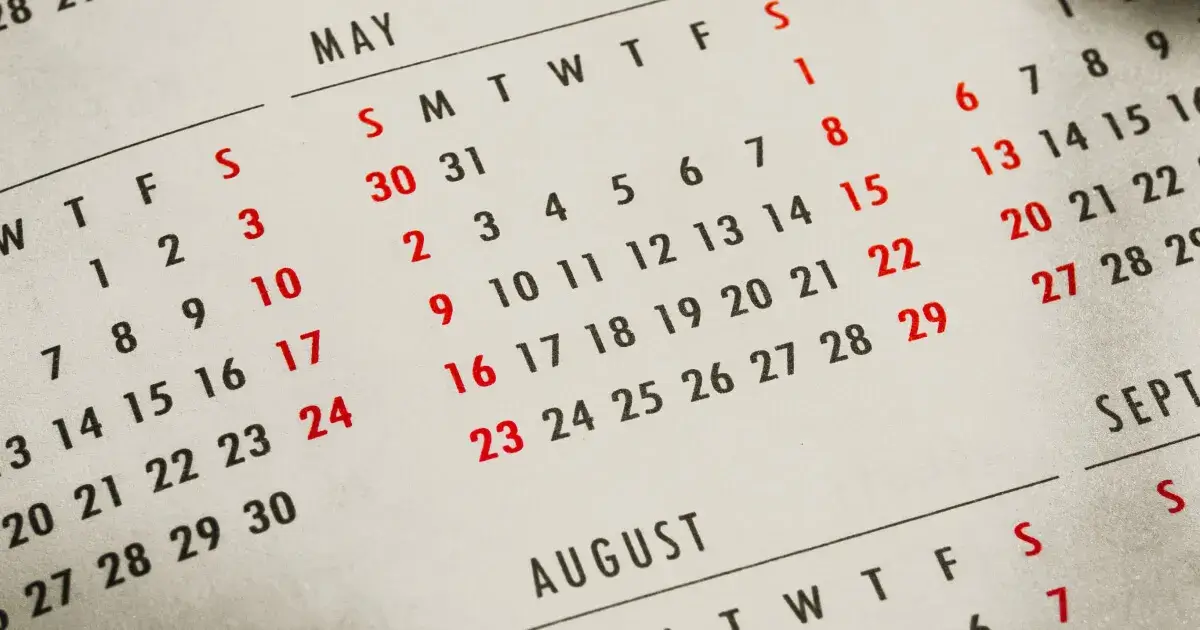 Травень - Місяці року англійською мовою