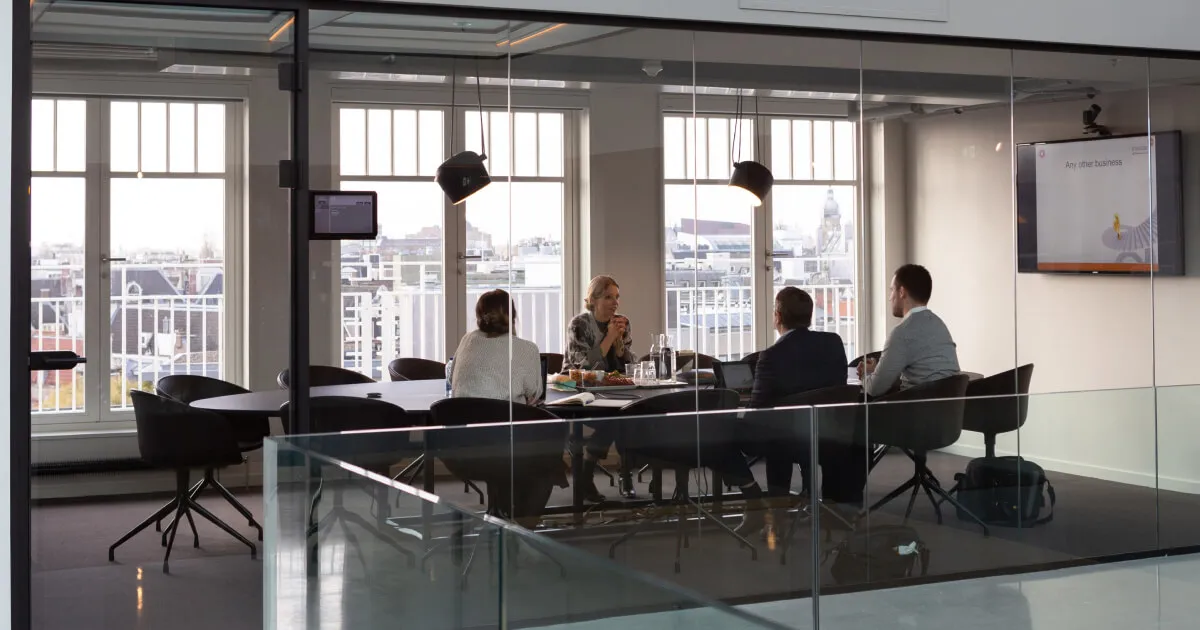 ТОВ англійською: як перекласти та в чому особливості - Cambridge.ua