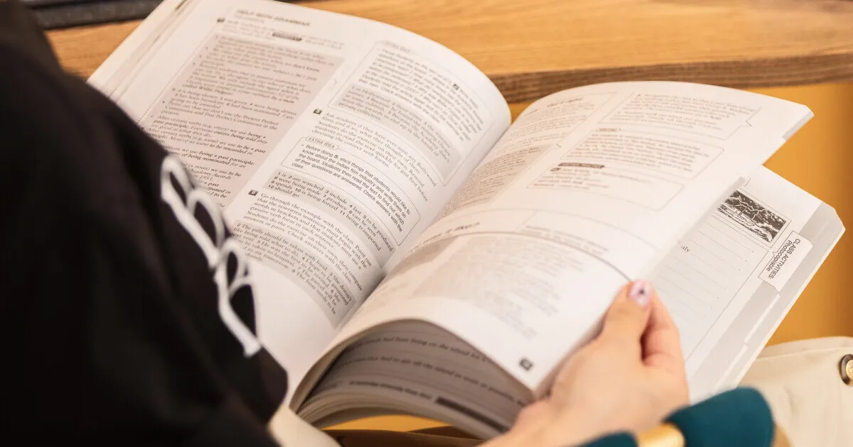 Приклади використання фразового дієслова read - блог cambridge.ua