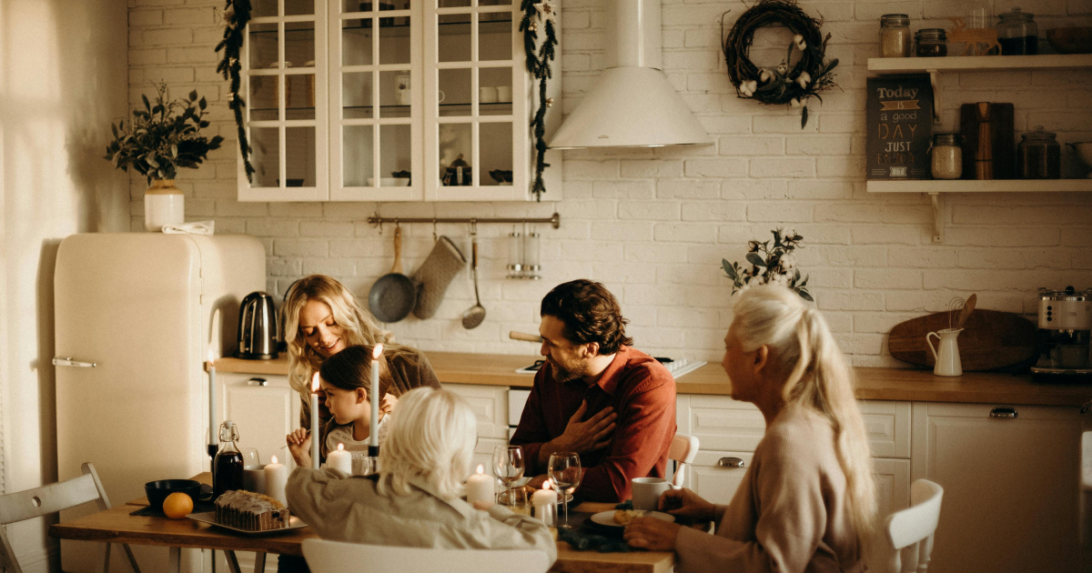 Krim vecheri z indychkoyu: amerykansʹki tradytsiyi svyatkuvannya Thanksgiving Day - cambridge.ua