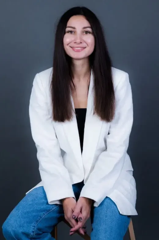 Викладач Юлія Тоннель